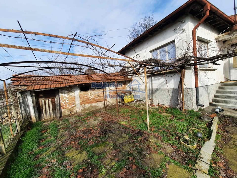 13175:2 - Rural Bulgarian house between Plovdiv and Stara Zagora 