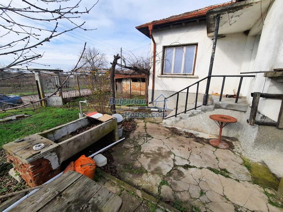 13175:10 - Rural Bulgarian house between Plovdiv and Stara Zagora 