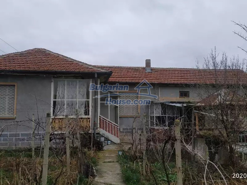 13176:3 - Rural  Bulgarian house in good condition near Chirpan