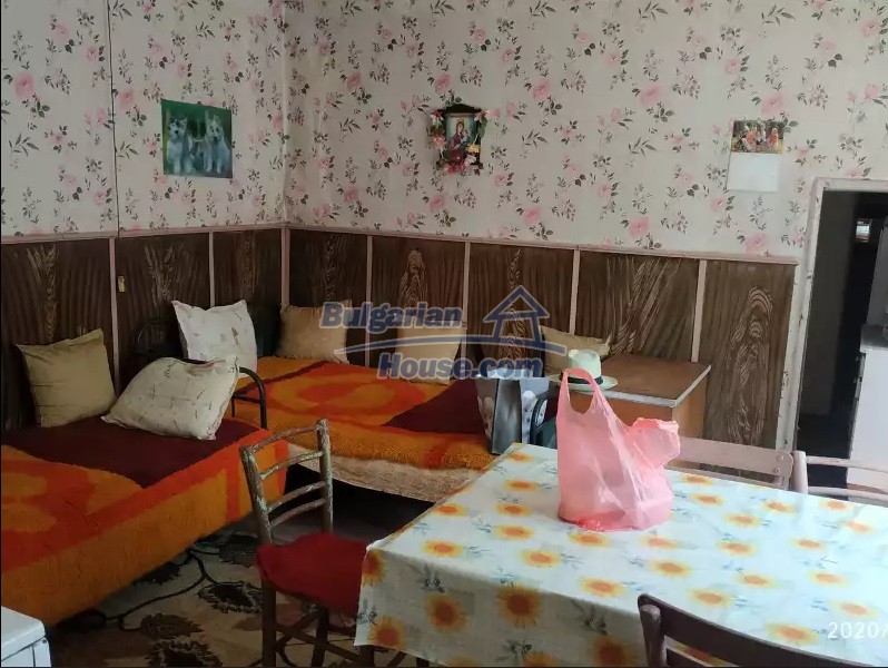 13176:6 - Rural  Bulgarian house in good condition near Chirpan