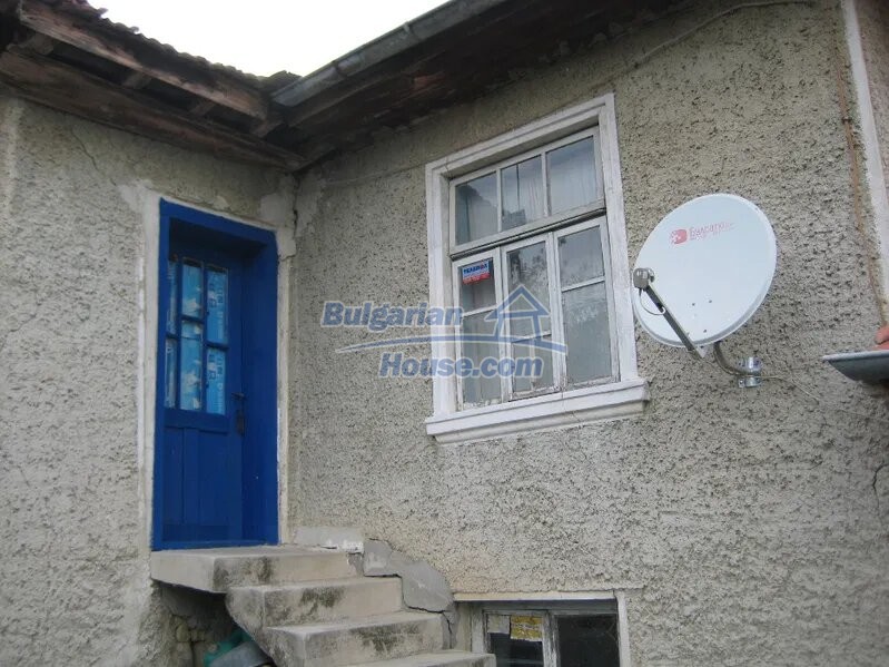 13224:7 - Cheap Bulgarian property with a large yard of 3500 square meters