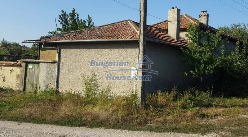 13235:3 - TRADITIONAL BULGARIAN house  with a large yard3700 sq. meters!