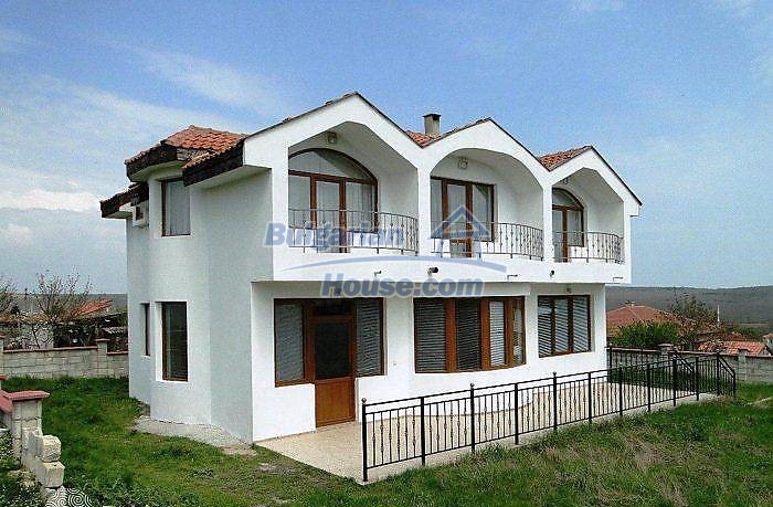 13245:1 - Elegant two-story house with a sea view