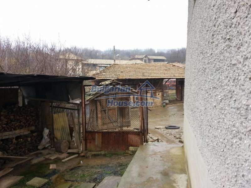13253:11 - Bulgarian House with big garden 4950sq.m. farm buildings Popovo
