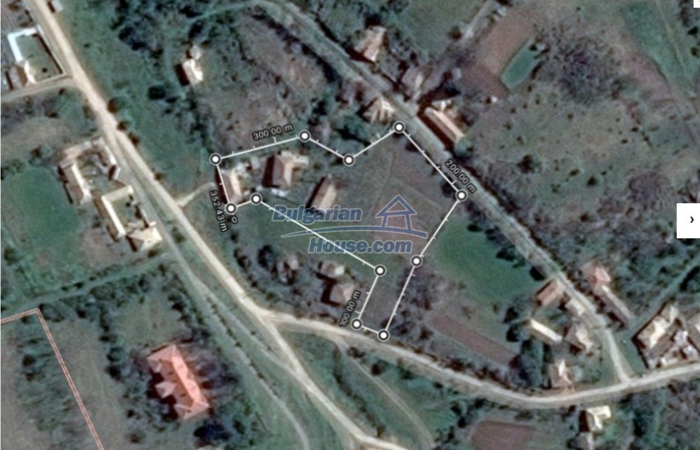 13253:13 - Bulgarian House with big garden 4950sq.m. farm buildings Popovo