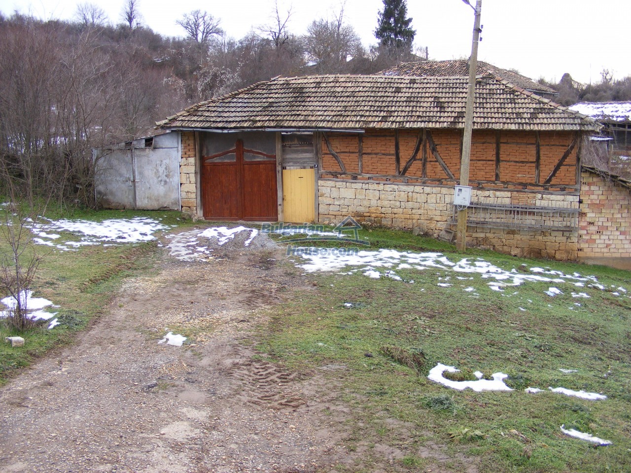 13253:17 - Bulgarian House with big garden 4950sq.m. farm buildings Popovo