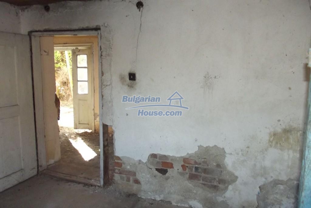 13293:15 - Rural house with nice views near forest lake 15 km from Vratsa 