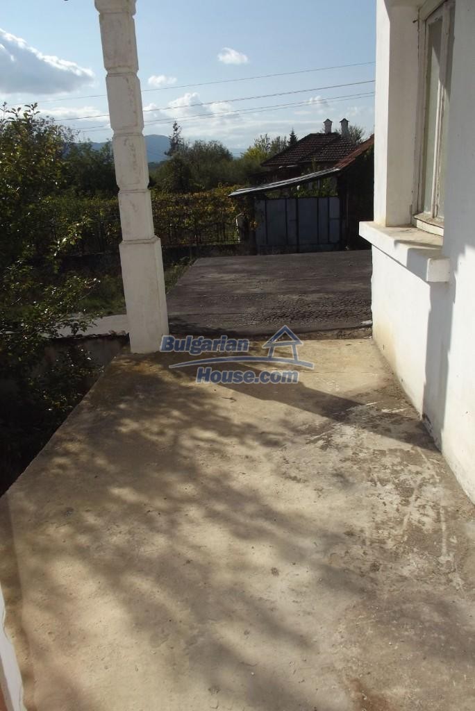 13293:36 - Rural house with nice views near forest lake 15 km from Vratsa 