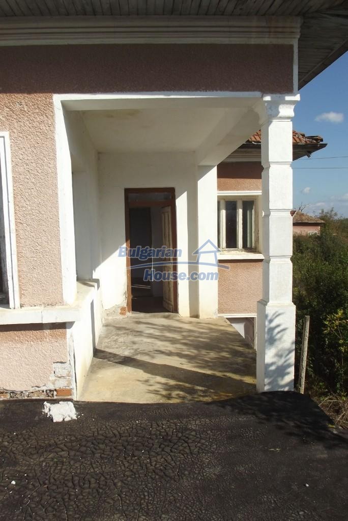 13293:38 - Rural house with nice views near forest lake 15 km from Vratsa 
