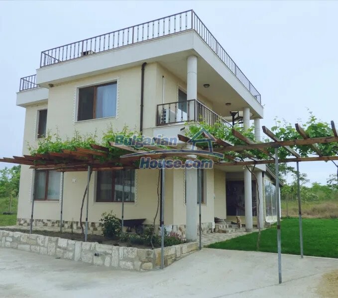 13323:1 - Lovely new furnished house with sea view!