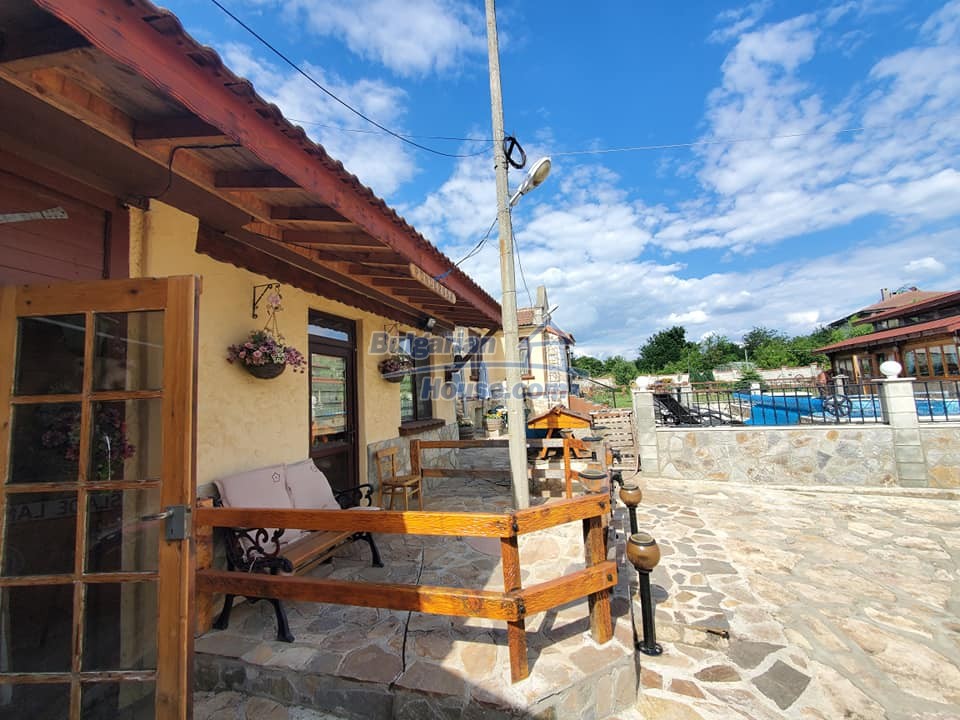 13328:50 - Fantastic house with pool only 20 km from Varna