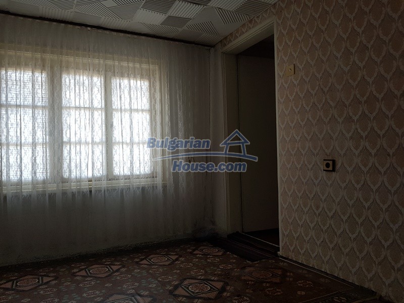 13078:33 - House for sale 50 km from Plovdiv and 20km from Chirpan 