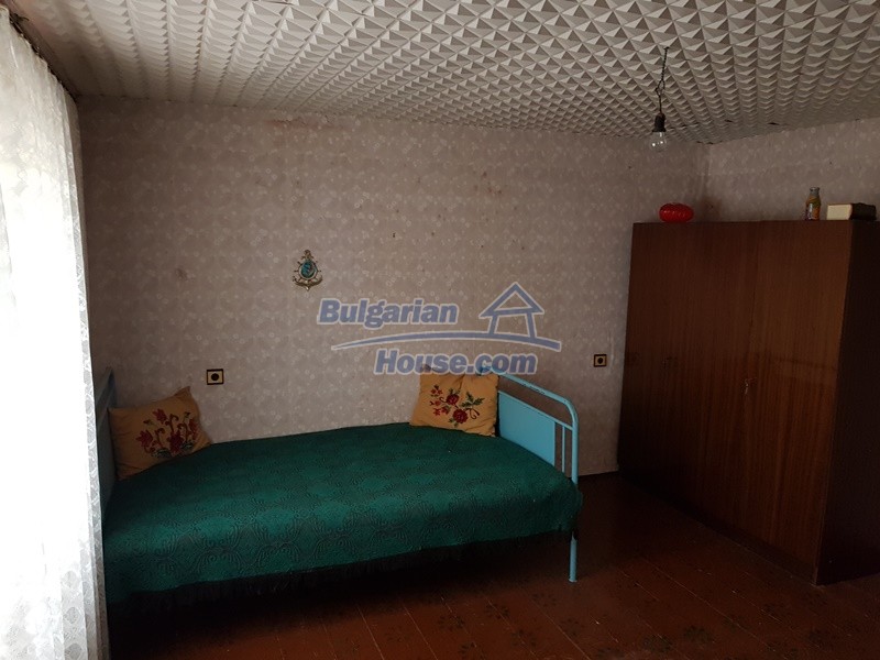 13078:41 - House for sale 50 km from Plovdiv and 20km from Chirpan 