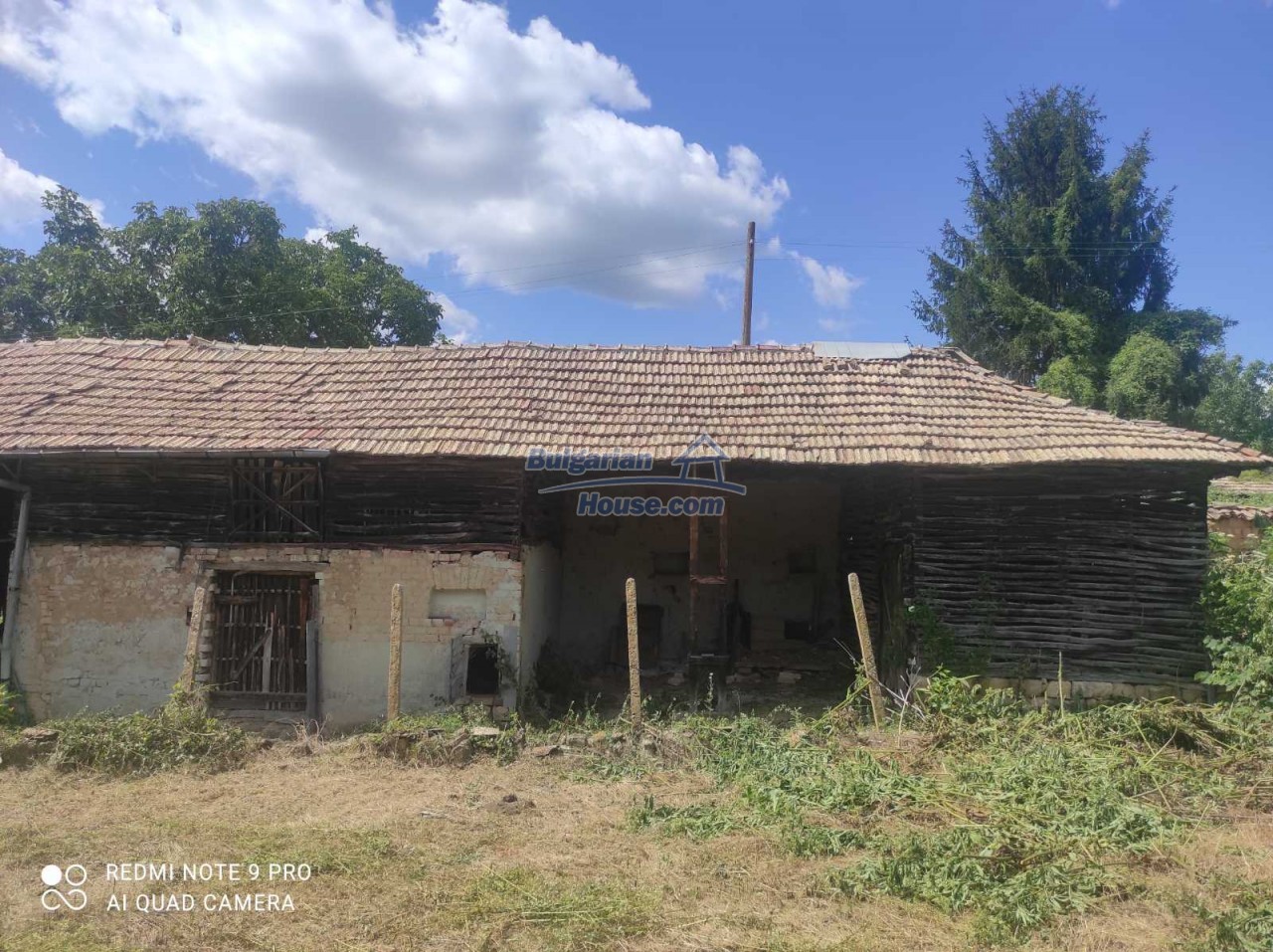 13379:16 - Good investment - cheap house with big barn and a garden Popovo