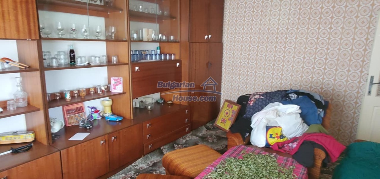 13385:30 - House for sale with 6 bedrooms 6 km from Balchik!