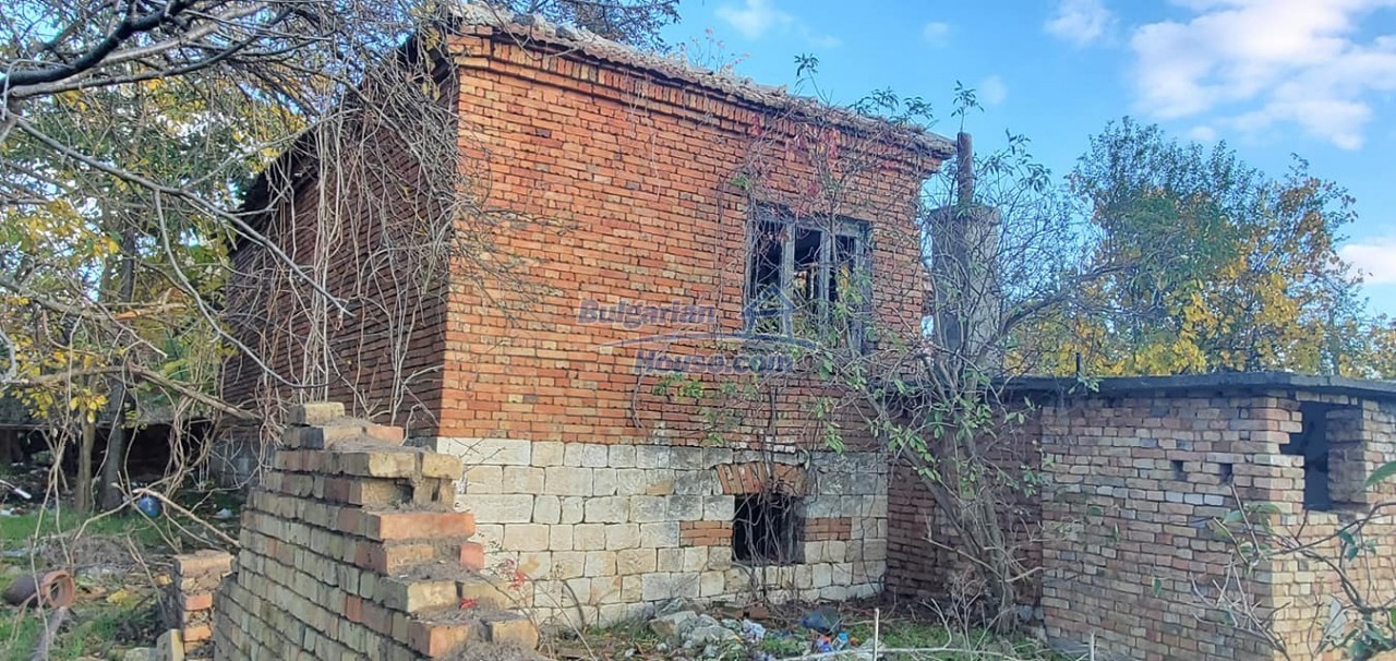 13413:3 - Cheap Bulgarian house for renovation Varna region