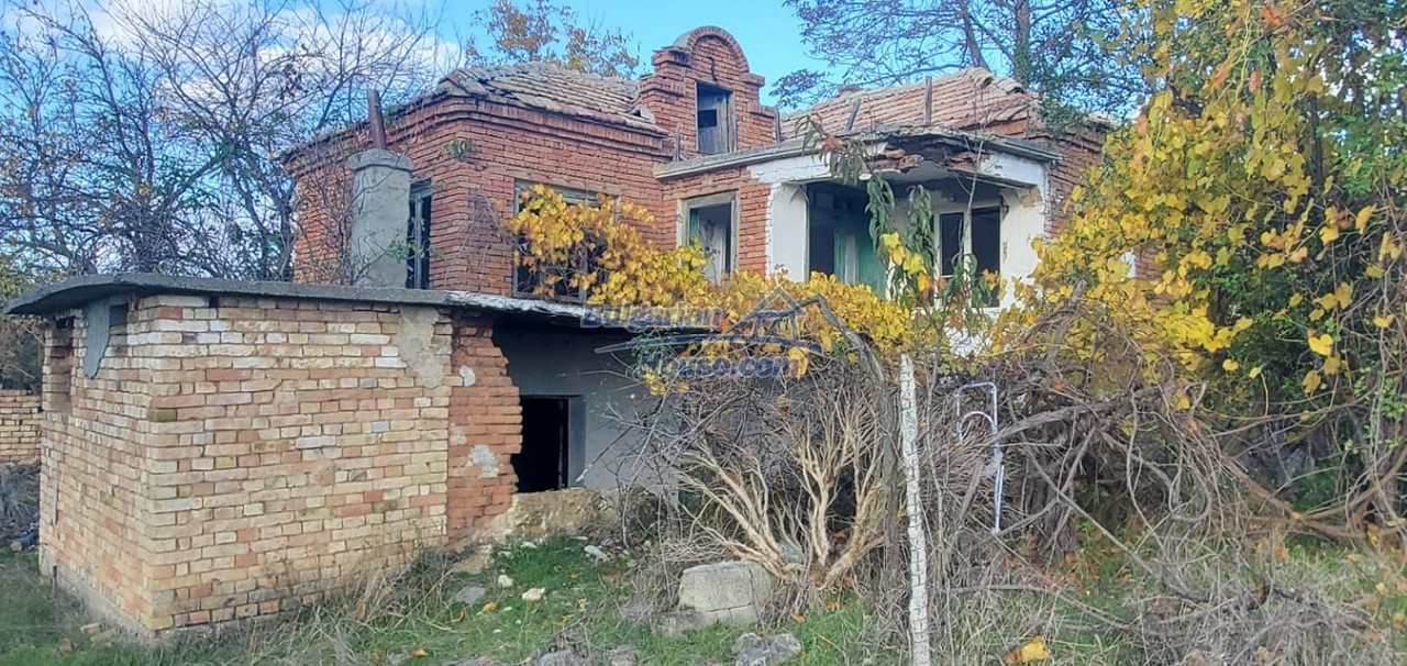 13413:1 - Cheap Bulgarian house for renovation Varna region