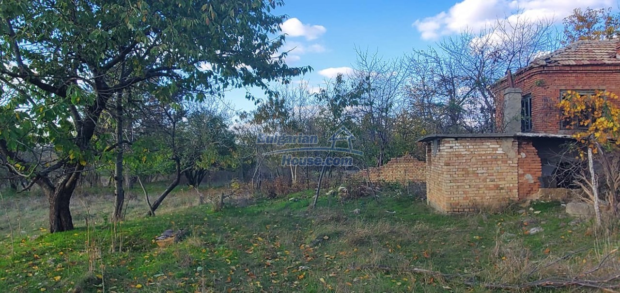13413:6 - Cheap Bulgarian house for renovation Varna region