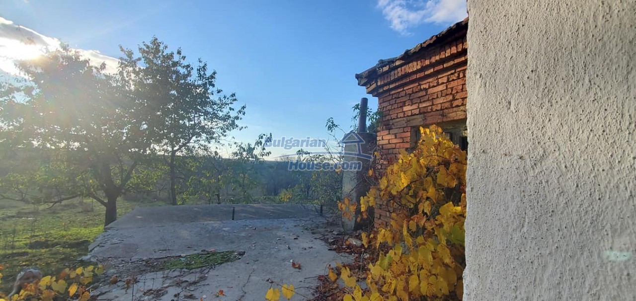 13413:13 - Cheap Bulgarian house for renovation Varna region