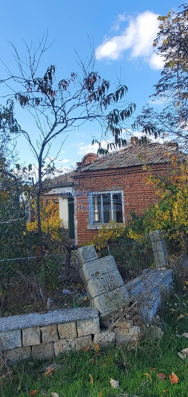 13413:27 - Cheap Bulgarian house for renovation Varna region