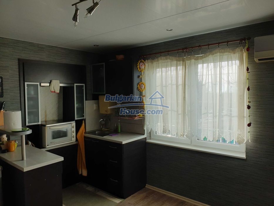 13421:15 - House for sale between Plovdiv and Stara Zagora good condition