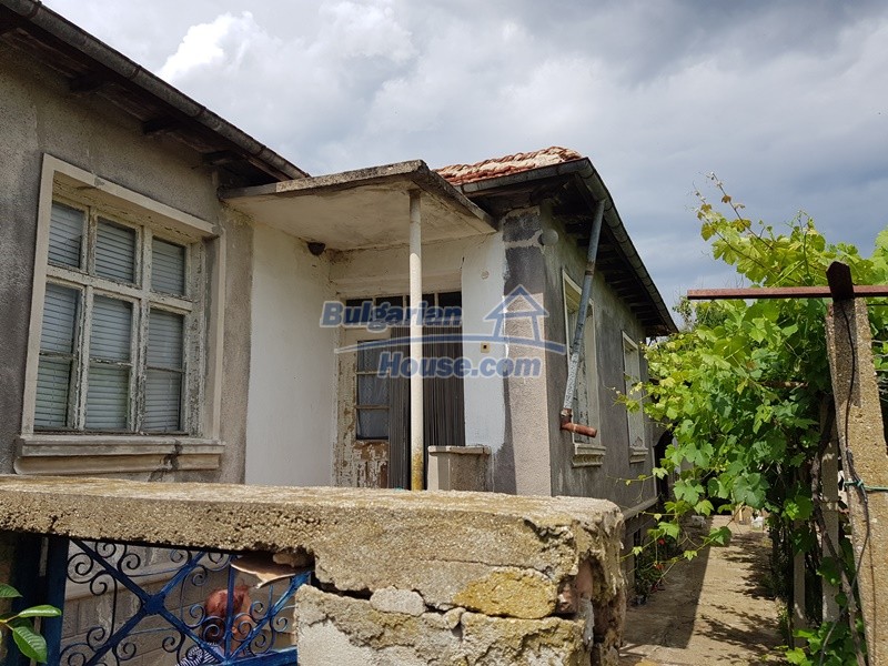13422:3 - Two houses and garden 3000 sq.m in a village 50 km from Plovdiv