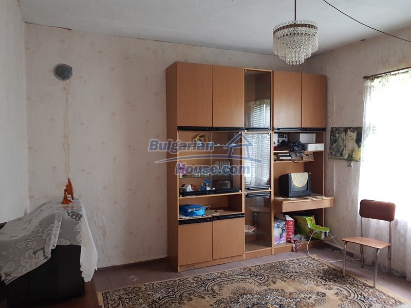 13422:12 - Two houses and garden 3000 sq.m in a village 50 km from Plovdiv
