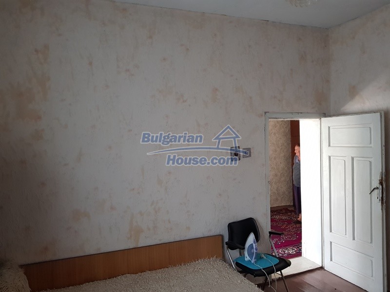 13422:17 - Two houses and garden 3000 sq.m in a village 50 km from Plovdiv