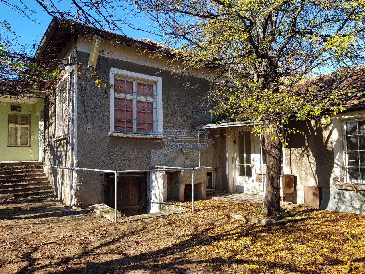 Houses / Villas for sale near Haskovo - 13395