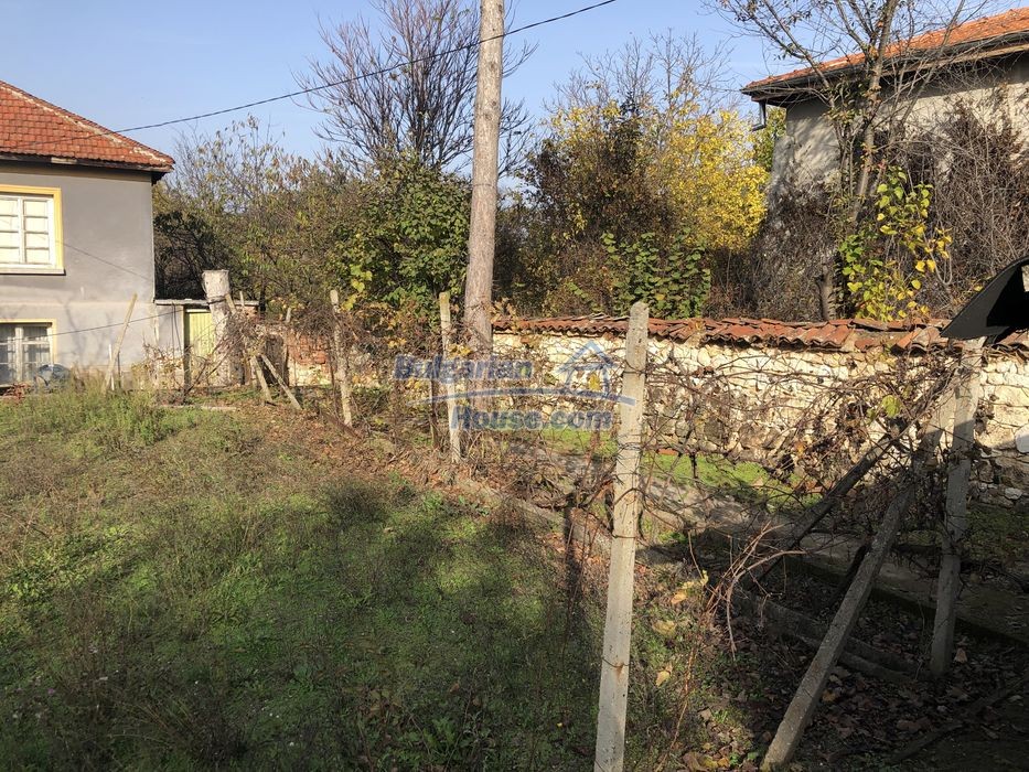 13429:2 - Cozy Bulgarian property in a village 50 km from Plovdiv 
