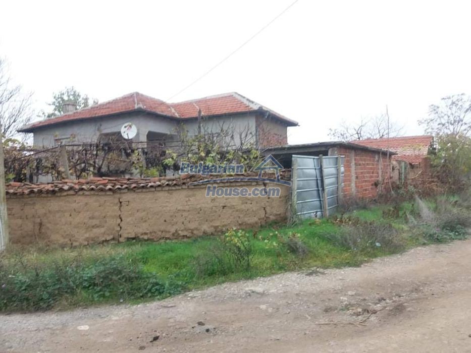 13433:4 - Bulgarian house near Plovdiv and connection to Trakia highway 