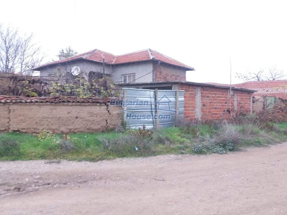 13433:5 - Bulgarian house near Plovdiv and connection to Trakia highway 