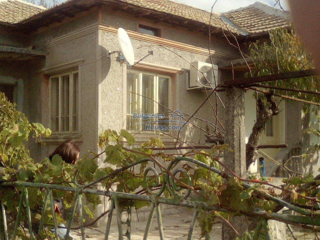 13438:2 - Solid house for sale with a large yard , only 18km by the sea