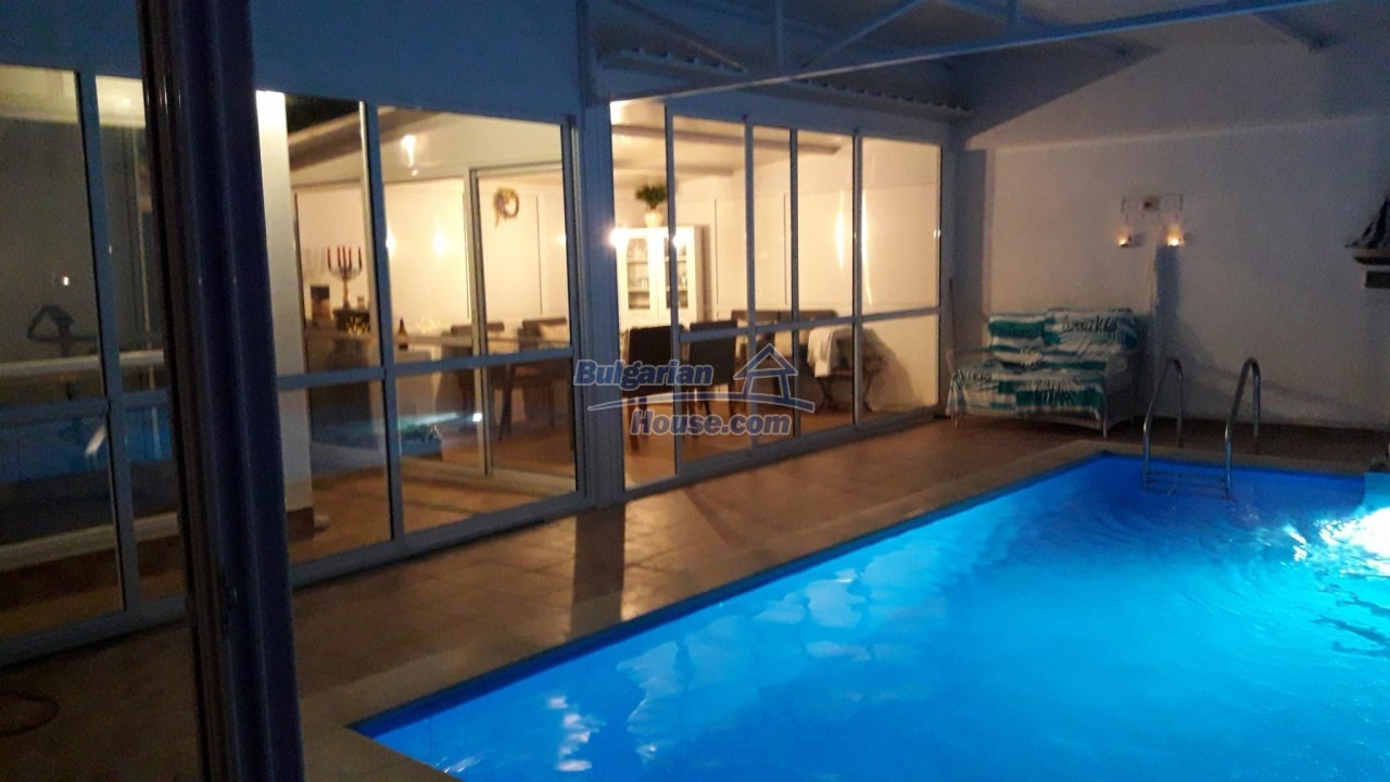13440:1 - House  for sale  with pool near Balchik