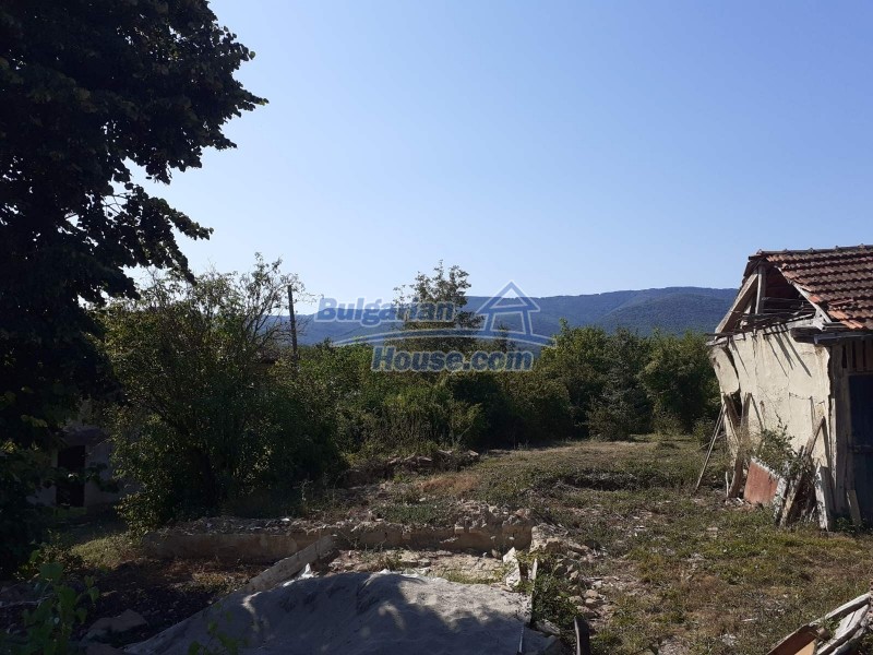13463:4 - Partly renovated property in  Kapinovo 18 km to Veliko Tarnovo