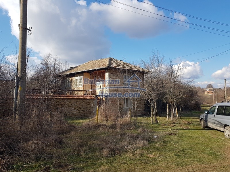 13469:3 - Cheap Bulgarian property for sale 10 km from Popovo 