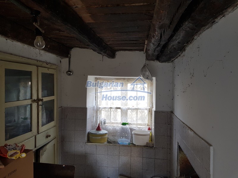 13469:12 - Cheap Bulgarian property for sale 10 km from Popovo 