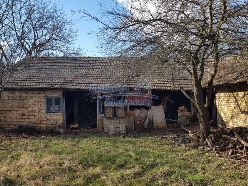 13469:30 - Cheap Bulgarian property for sale 10 km from Popovo 