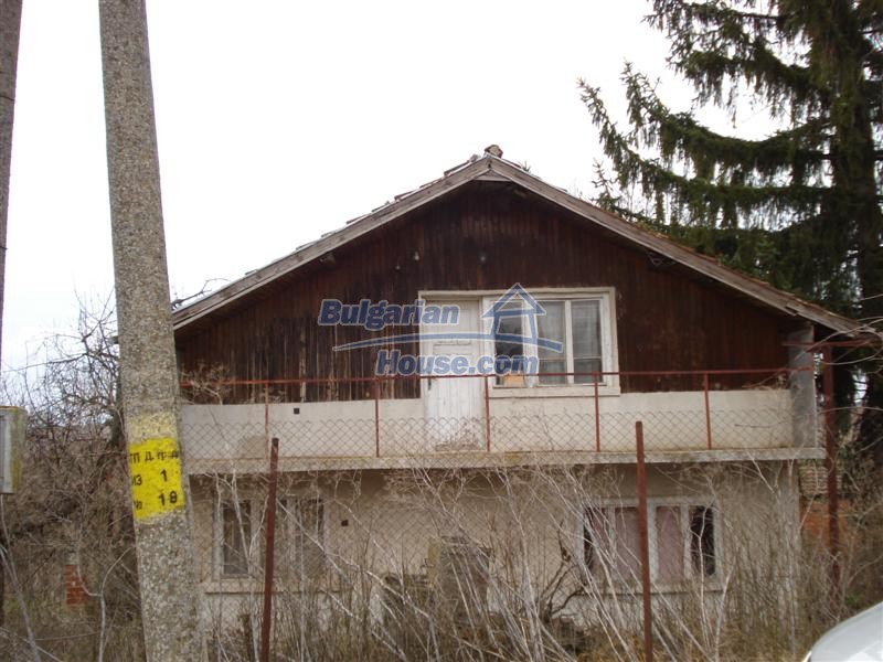 13492:2 - Bulgarian property with a garden in a village 80km from Burgas