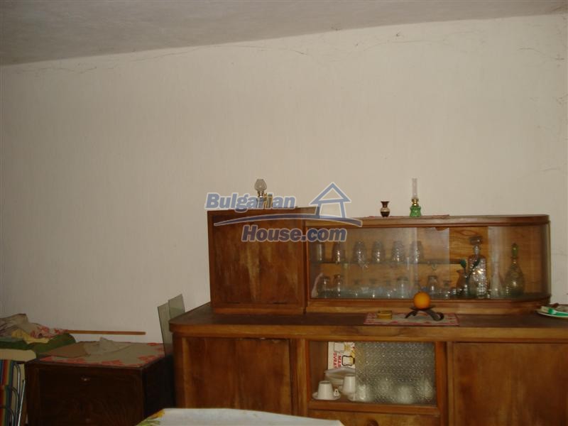 13492:5 - Bulgarian property with a garden in a village 80km from Burgas