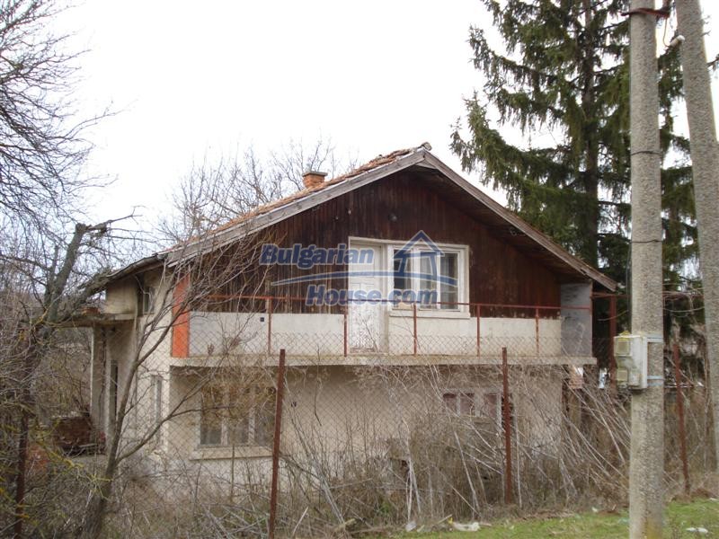 13492:1 - Bulgarian property with a garden in a village 80km from Burgas