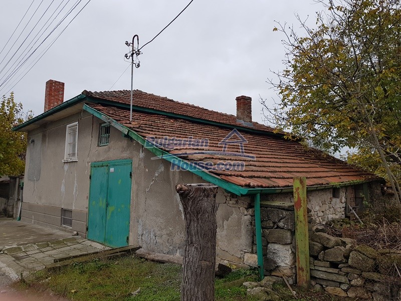 13421:60 - House for sale between Plovdiv and Stara Zagora good condition