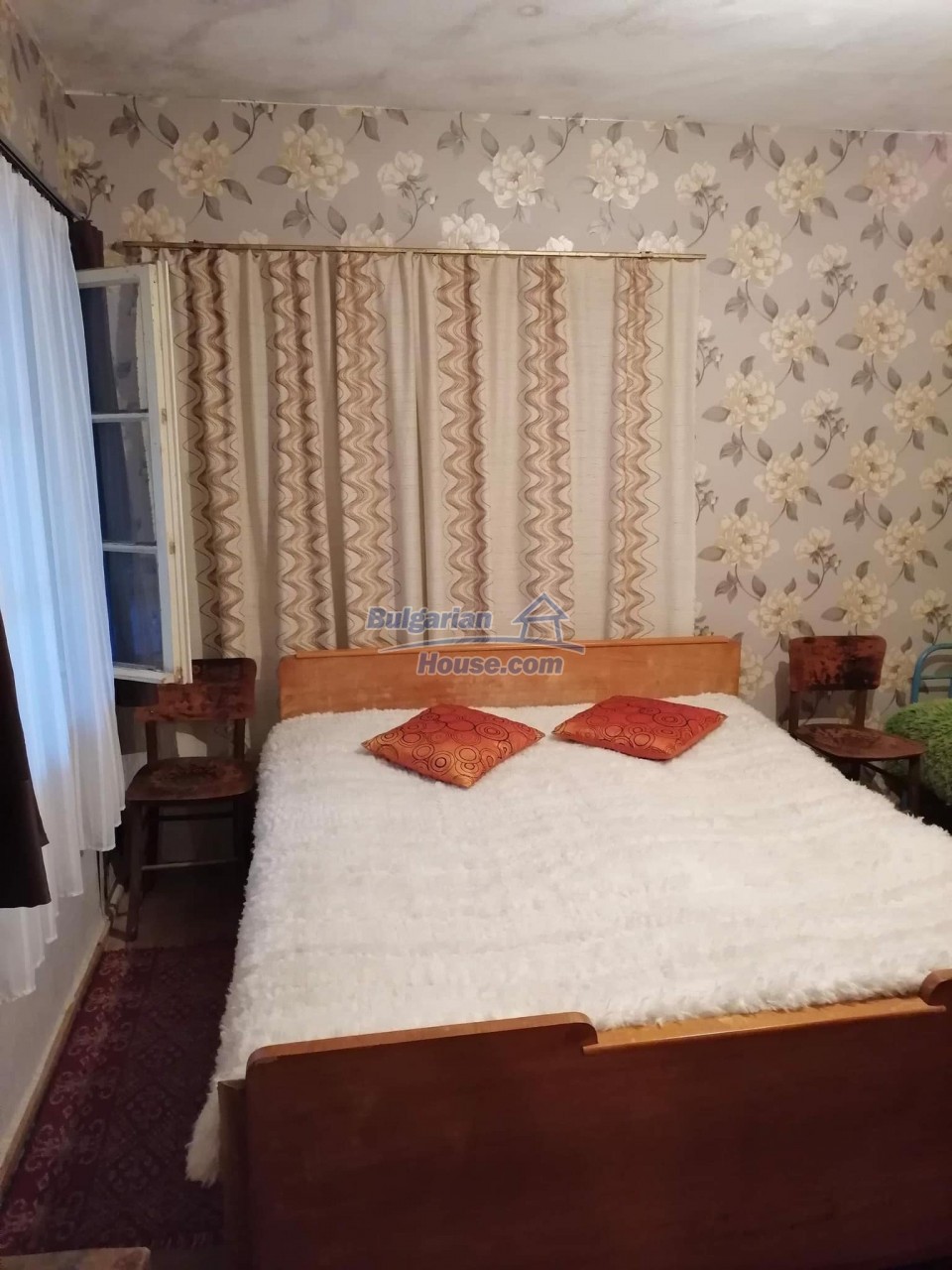 13509:17 - House in good condition with lovely views Stara Zagora region