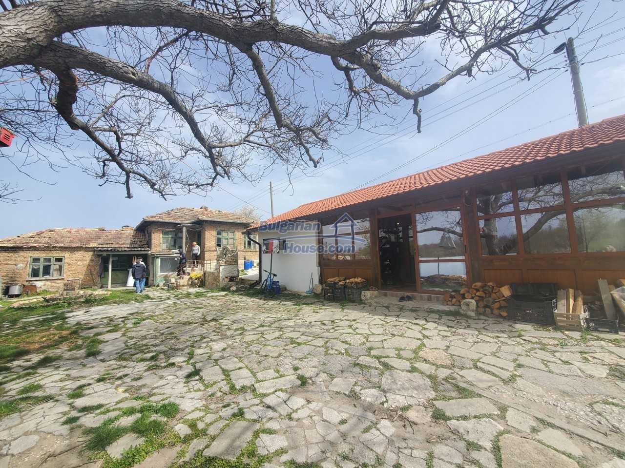 13526:34 - Large property of 3000sq.m. from greenhouses to Varna