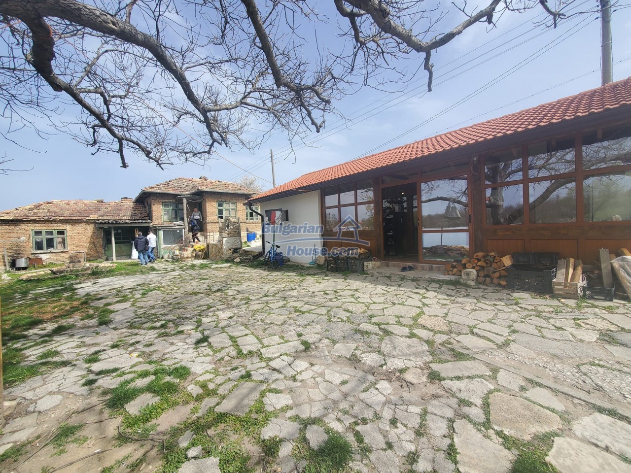 13526:35 - Large property of 3000sq.m. from greenhouses to Varna