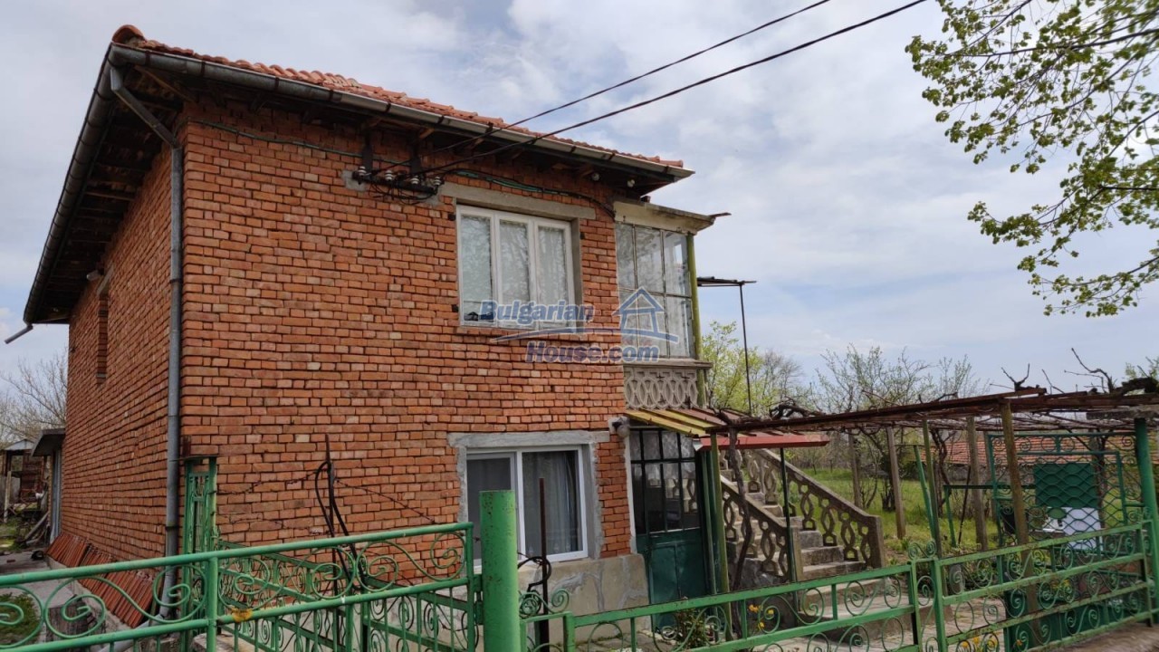 13534:1 - Bulgarian house with large yard 2300sq.m.EXCLUSIVE OFFER!