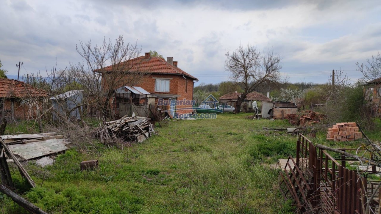13534:5 - Bulgarian house with large yard 2300sq.m.EXCLUSIVE OFFER!