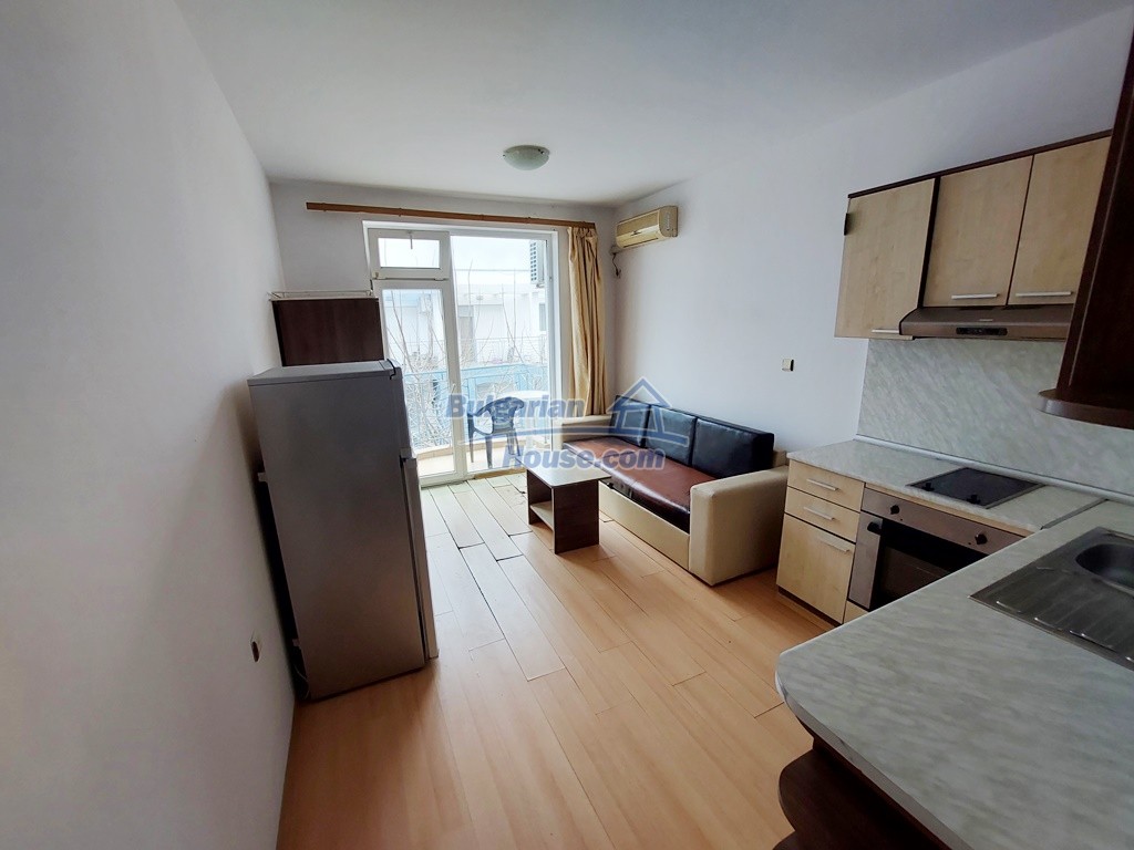 12968:10 - Sunny studio apartment for sale 800 m from Cacao Beach 