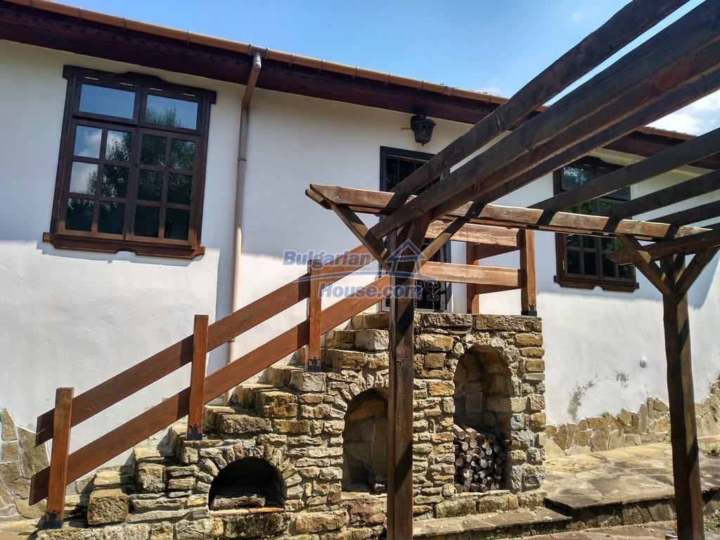 13554:3 - Traditional Bulgarian house only 5 km to Gabrovo