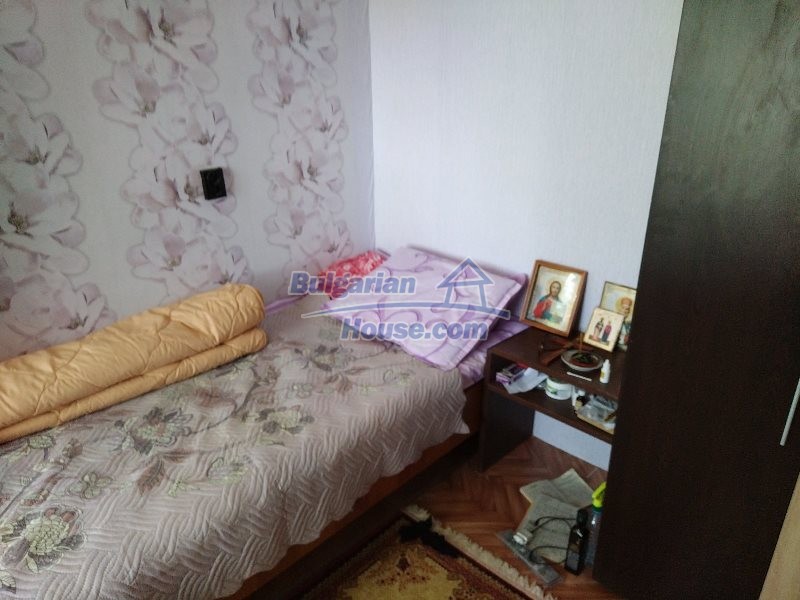 13561:23 - One storey house in good condition 18 km from Stara Zagora 
